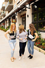 Charger l'image dans la galerie, Blue Dog & Friends Belt Bag